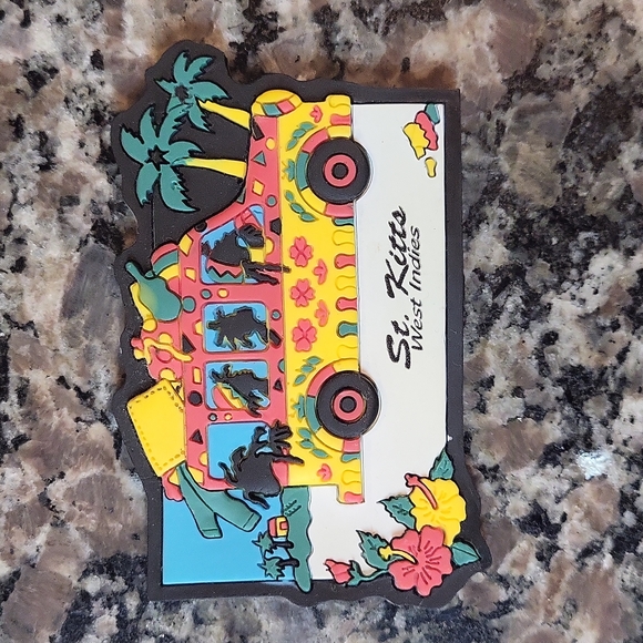 St Kitts west indies vintage magnet - Picture 1 of 2